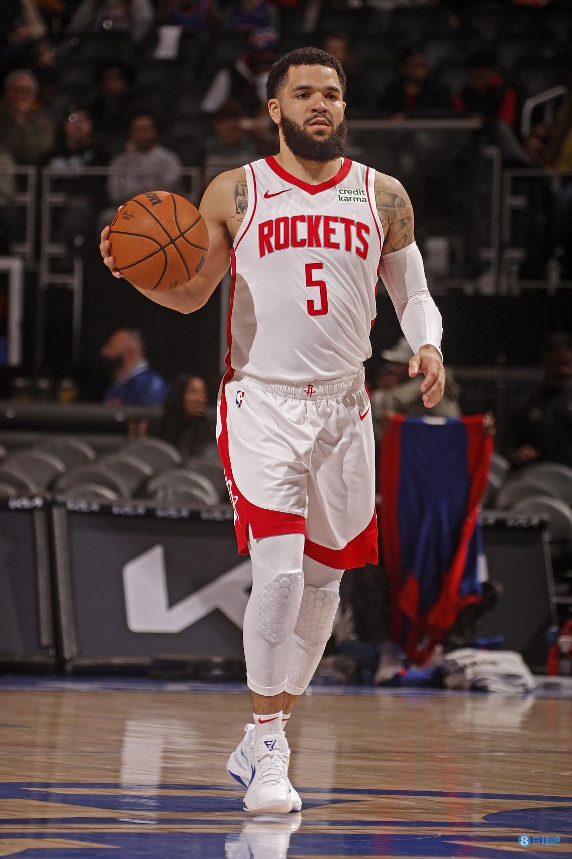 大學(xué)三分34%NBA40%！白魔：提高是因范弗里特 他是控衛(wèi)之神
