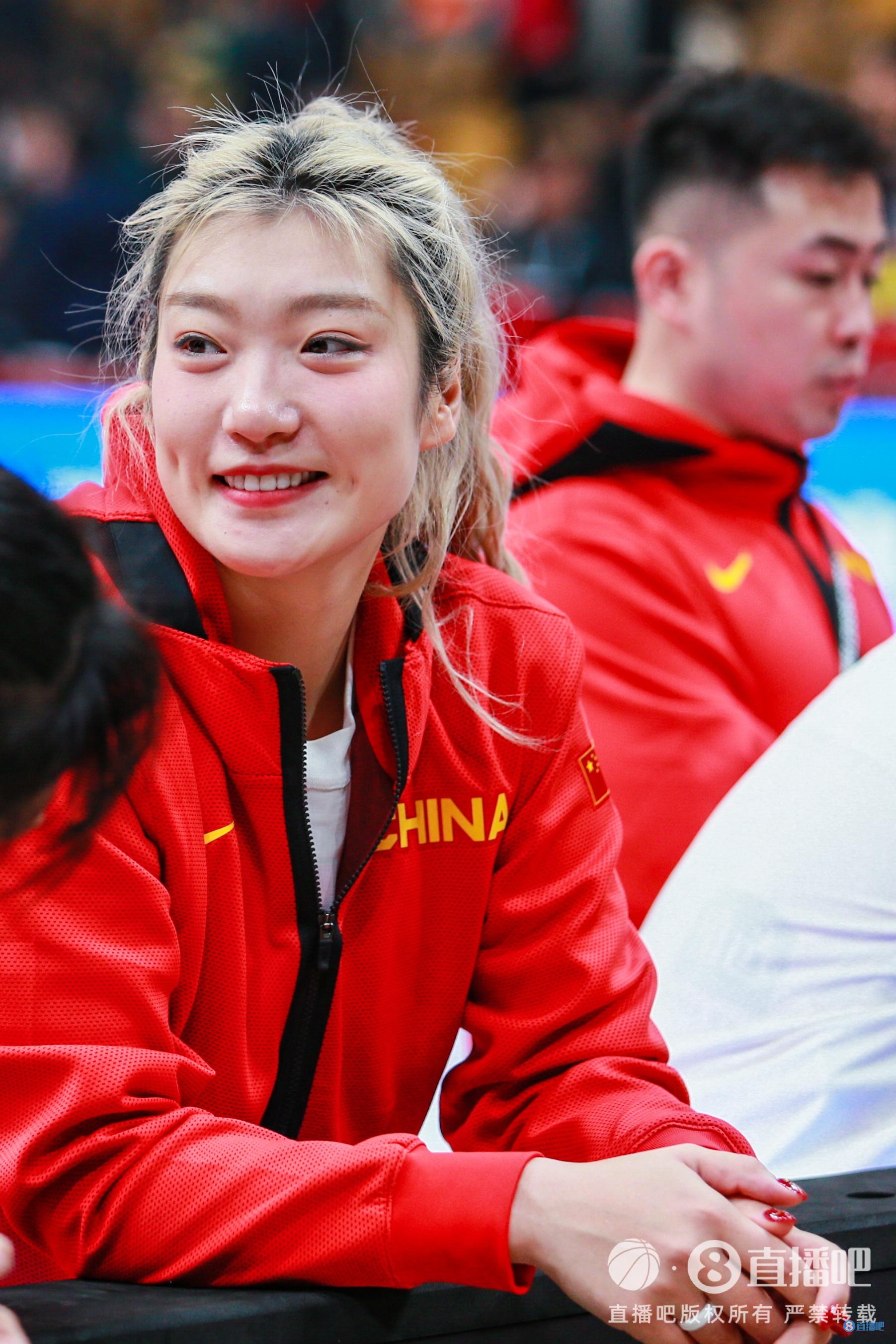 場均19.3分！段冉：李夢是中國女籃的定海神針 她是進攻萬花筒